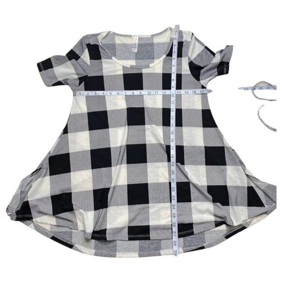LuLaRoe Perfect T Black White‎ Buffalo Plaid Top XS - Picture 2 of 6